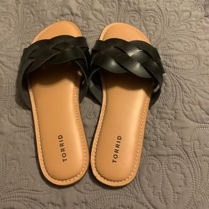 Size 10 flats